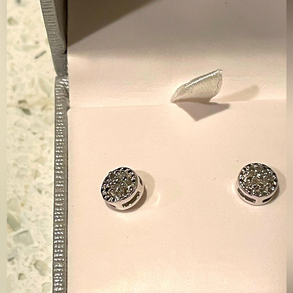 Sterling silver composite and‎ .08 cre Diamond stud earrings NWT